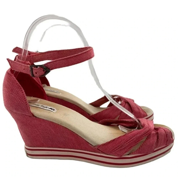 American Eagle womens sandals size 11 red canvas vintage 90s Y2k patriotic - Picture 1 of 15